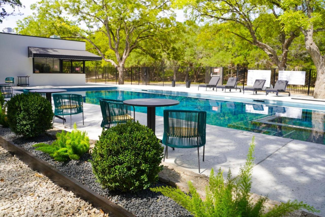 Wimberley Inn & Bar Exteriör bild